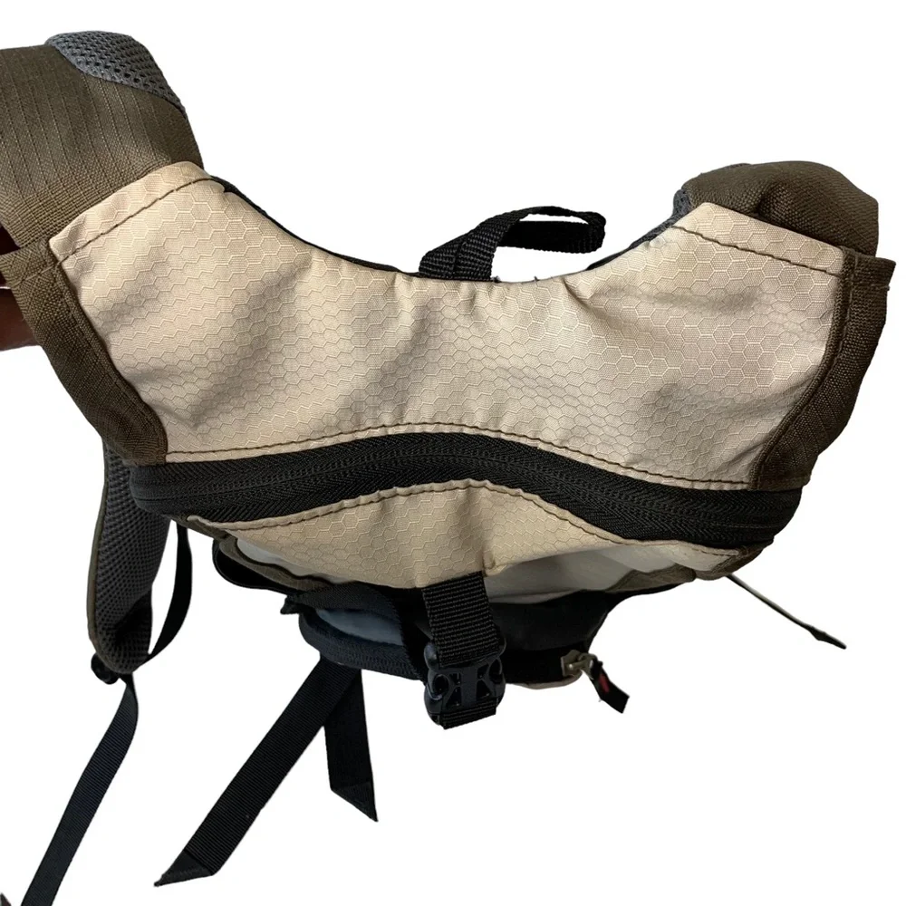 SWISSGEAR‎ Brown & Beige CP109 Middle Fork Hydration Hiking Back Pack